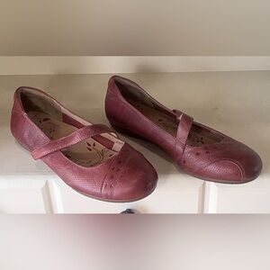 Taos Footwear Burgundy Mary Jane Flats